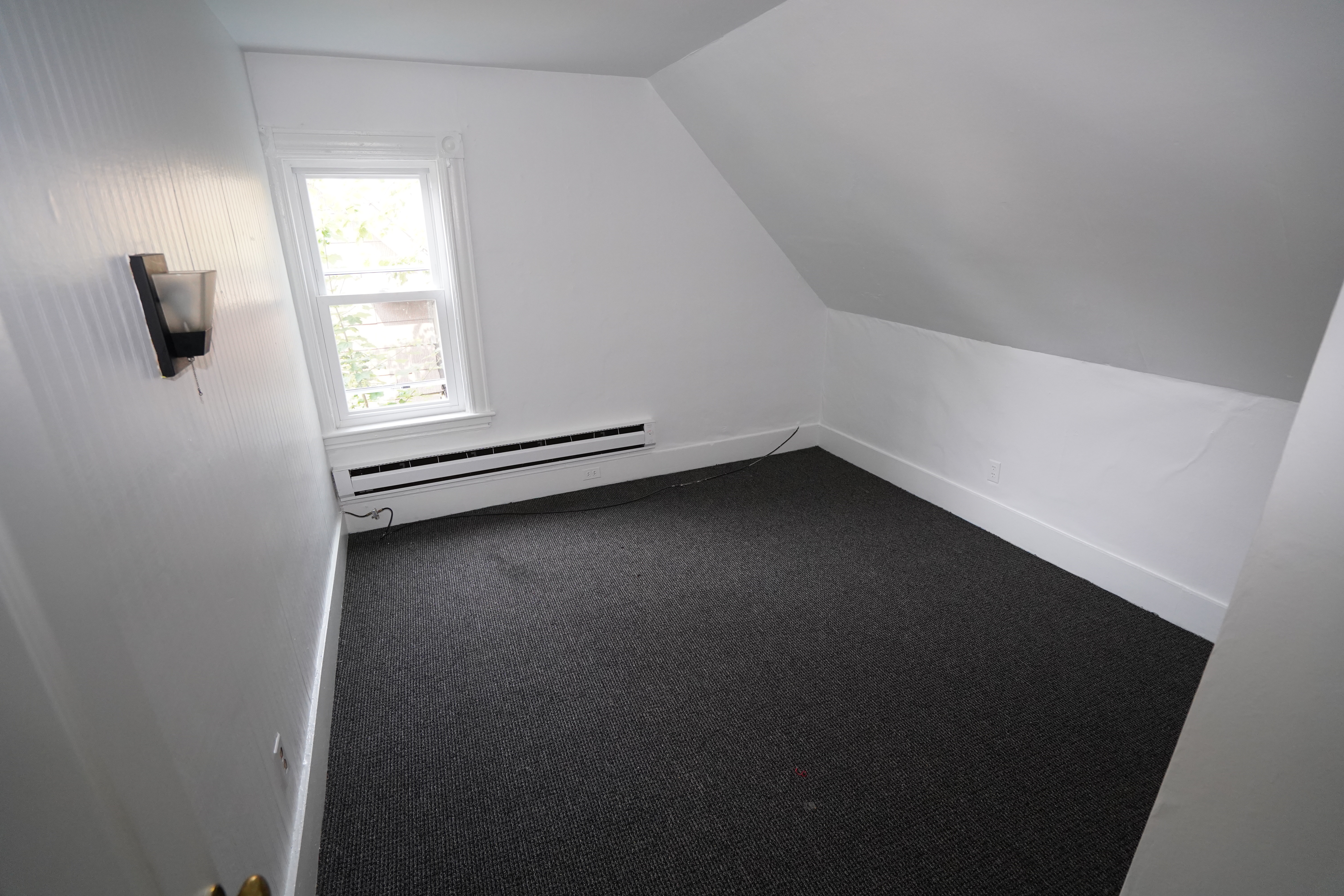 6 bed, 2 bath apartment for rent at 129 Franklin St Unit 2CC, Allston — photo 12 of 17