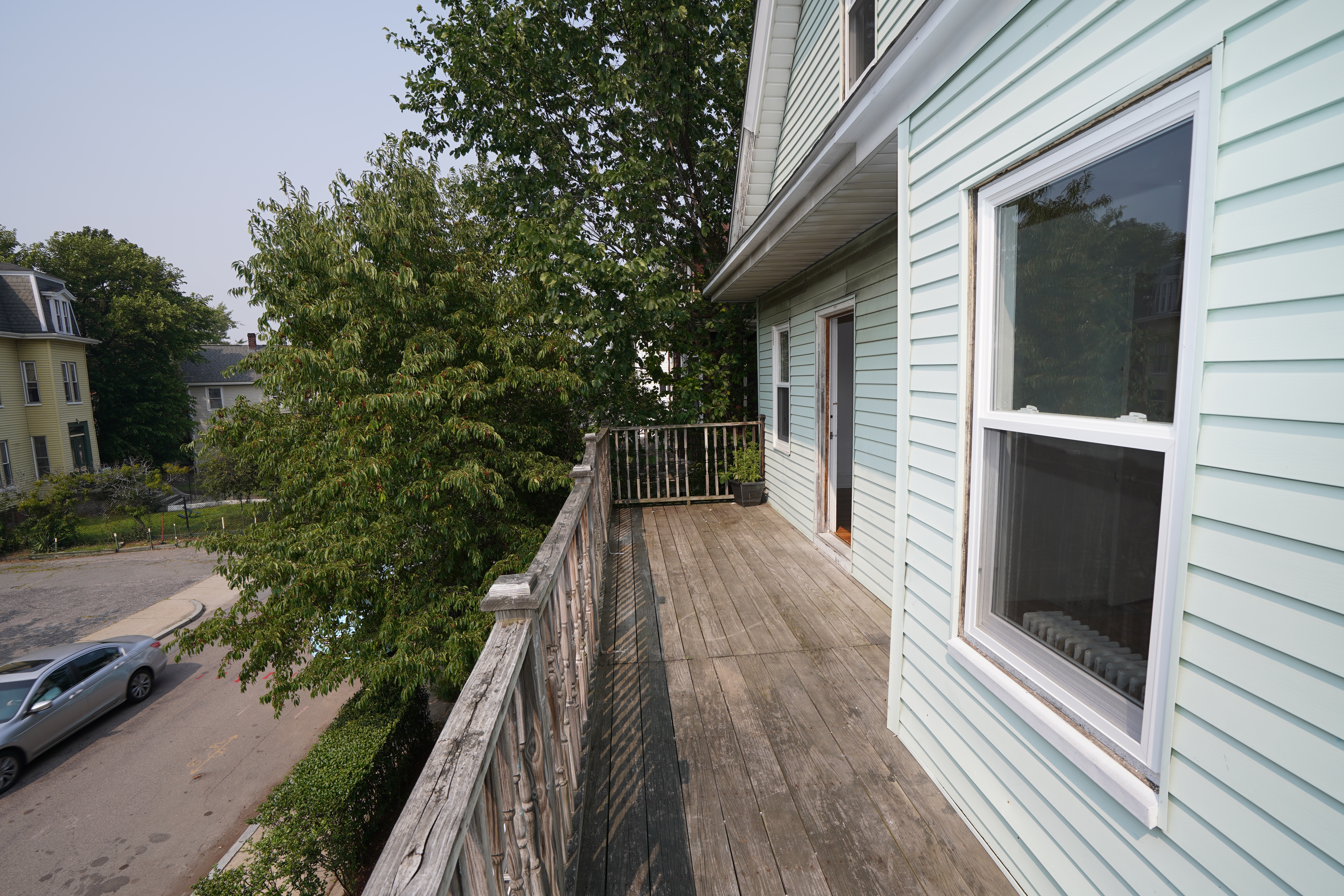6 bed, 2 bath apartment for rent at 129 Franklin St Unit 2CC, Allston — photo 3 of 17