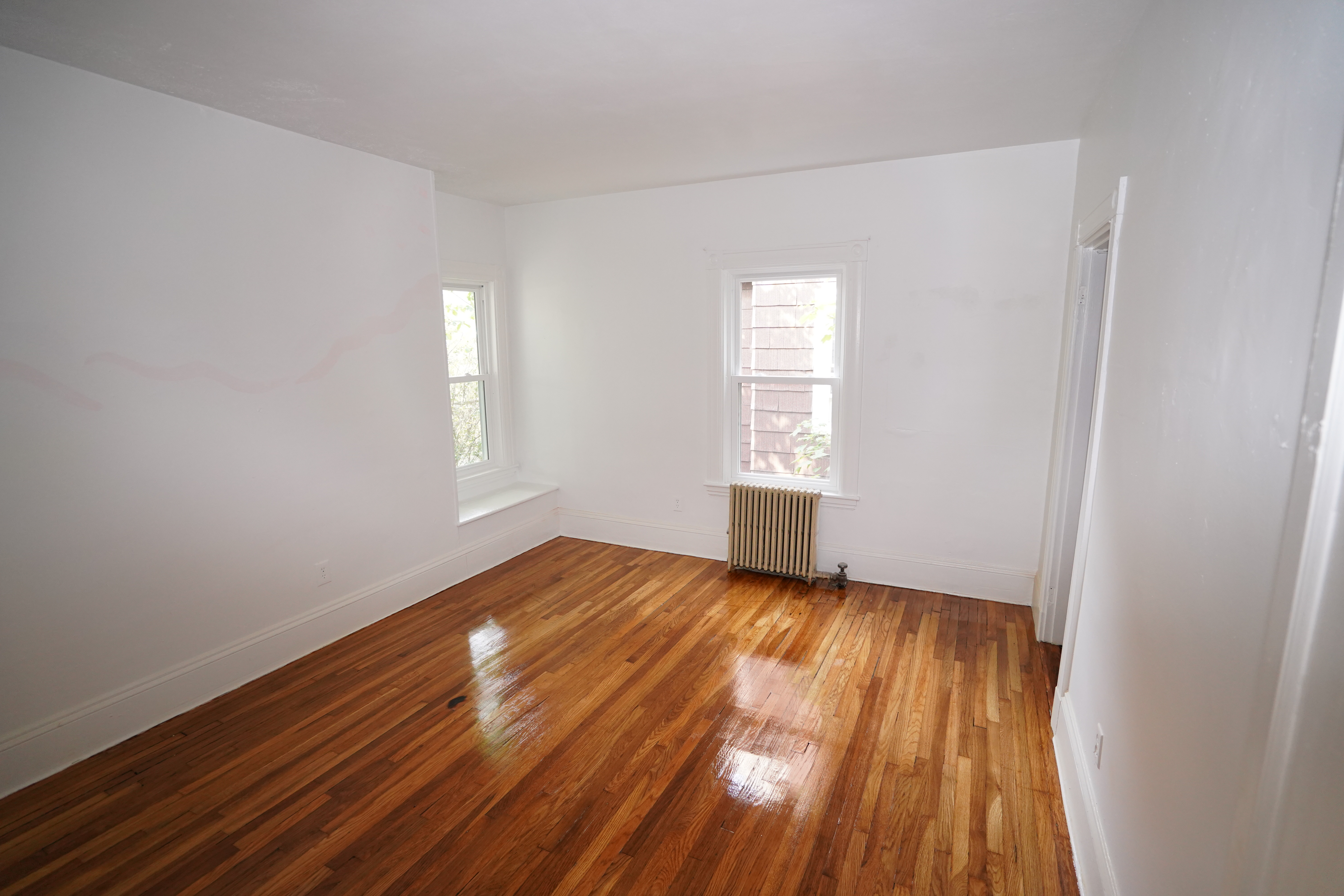 6 bed, 2 bath apartment for rent at 129 Franklin St Unit 2CC, Allston — photo 9 of 17