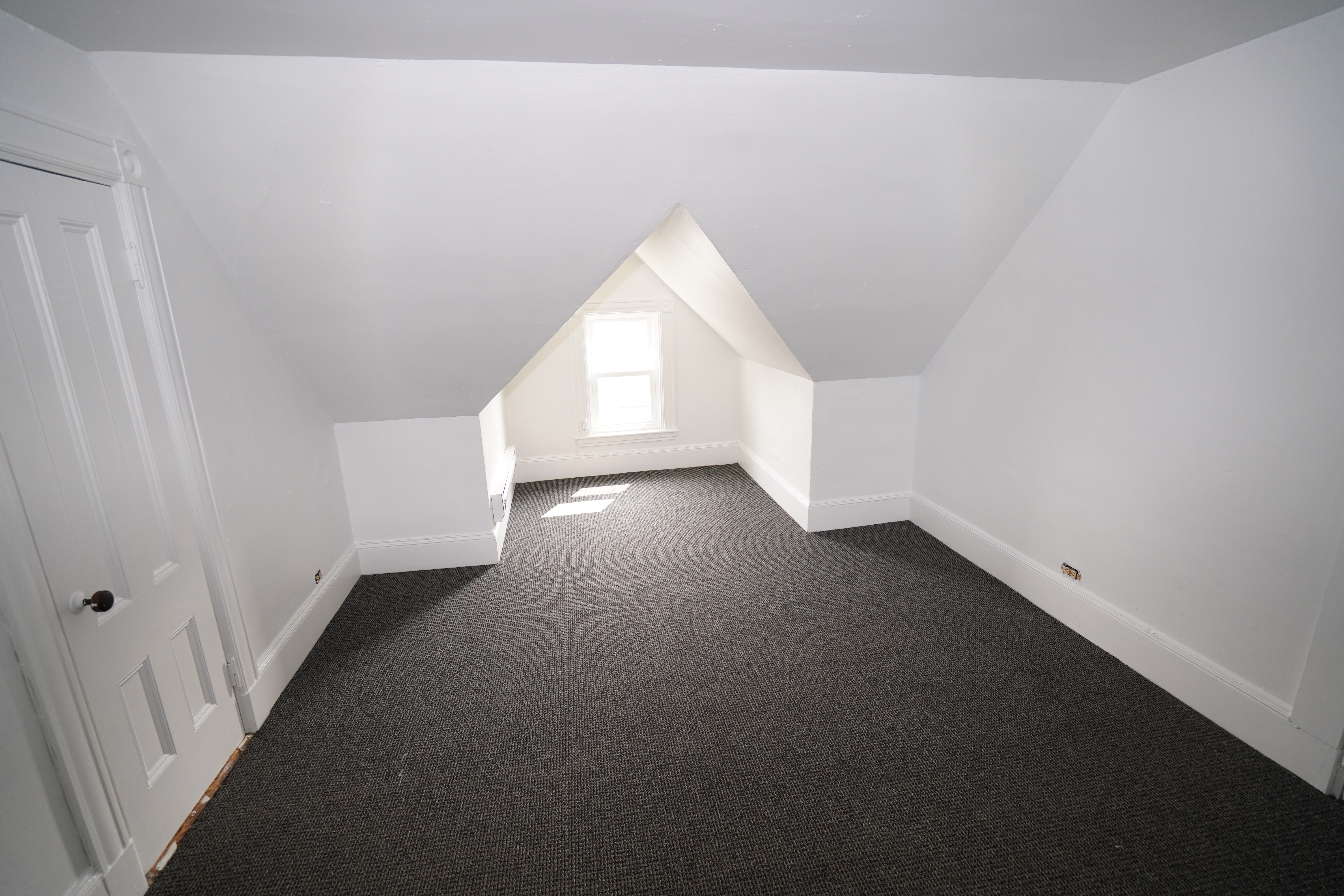 6 bed, 2 bath apartment for rent at 129 Franklin St Unit 2CC, Allston — photo 14 of 17