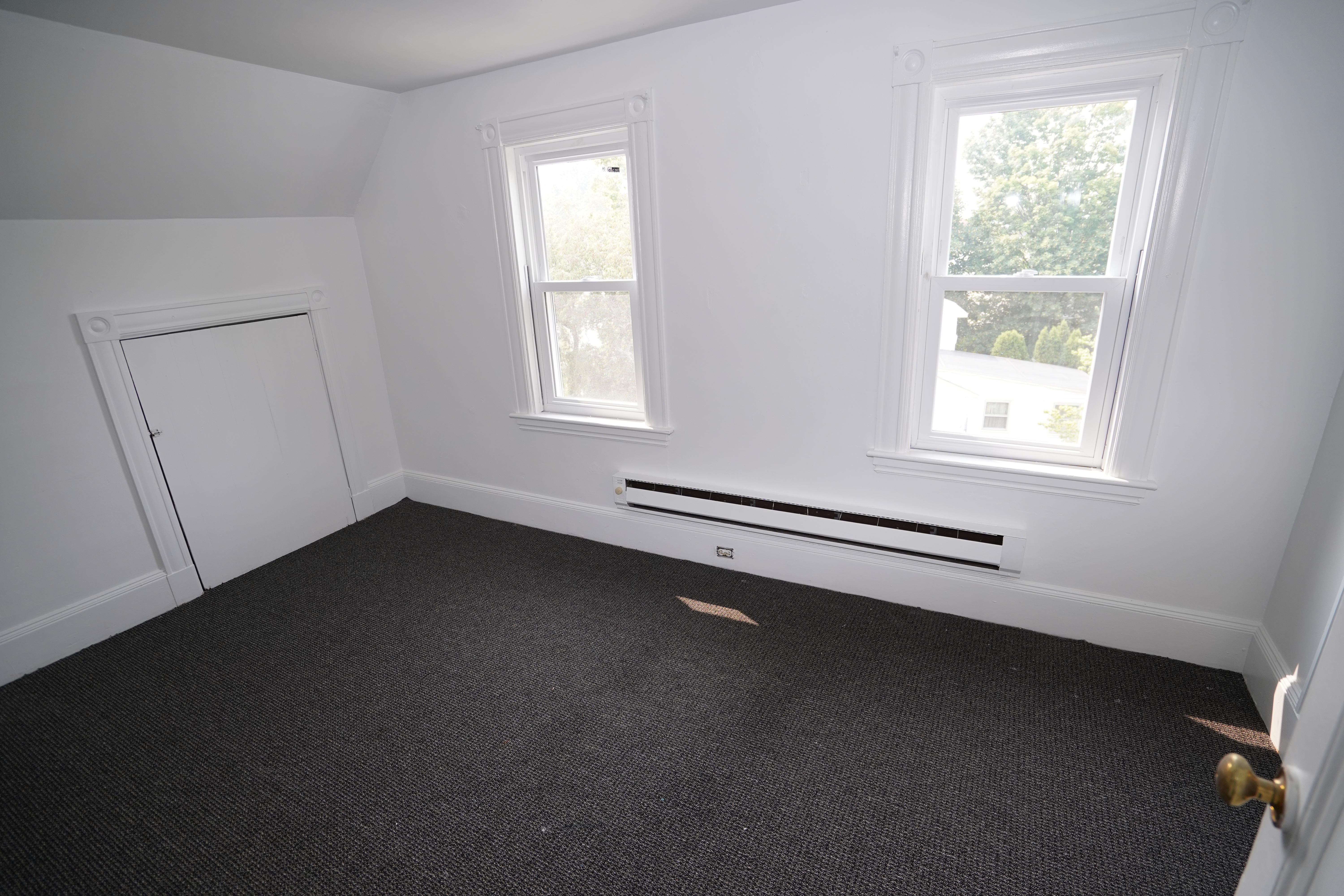 6 bed, 2 bath apartment for rent at 129 Franklin St Unit 2CC, Allston — photo 15 of 17