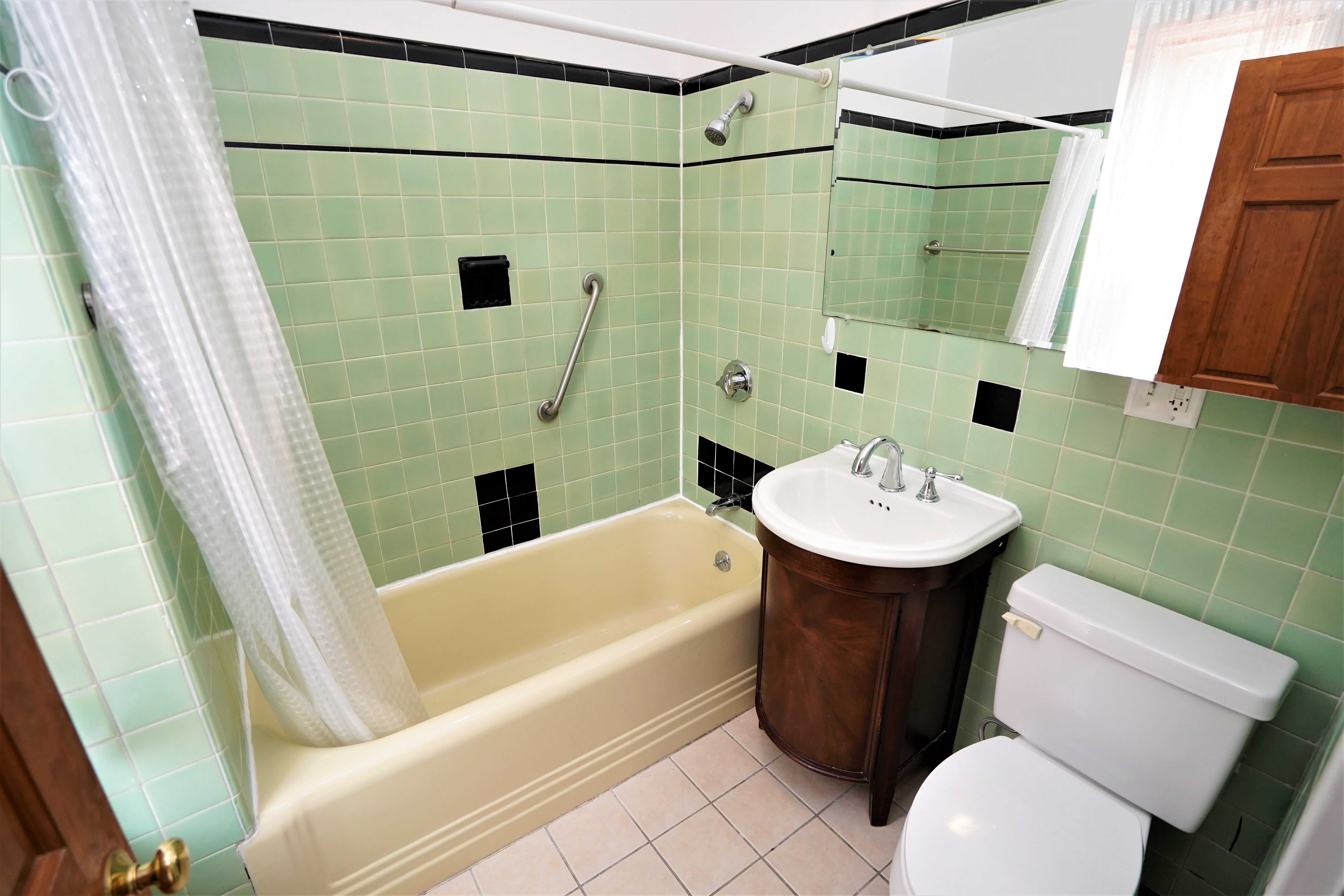 5 bed, 2 bath apartment for rent at 57 Aldie St Unit 1, Allston — photo 13 of 24