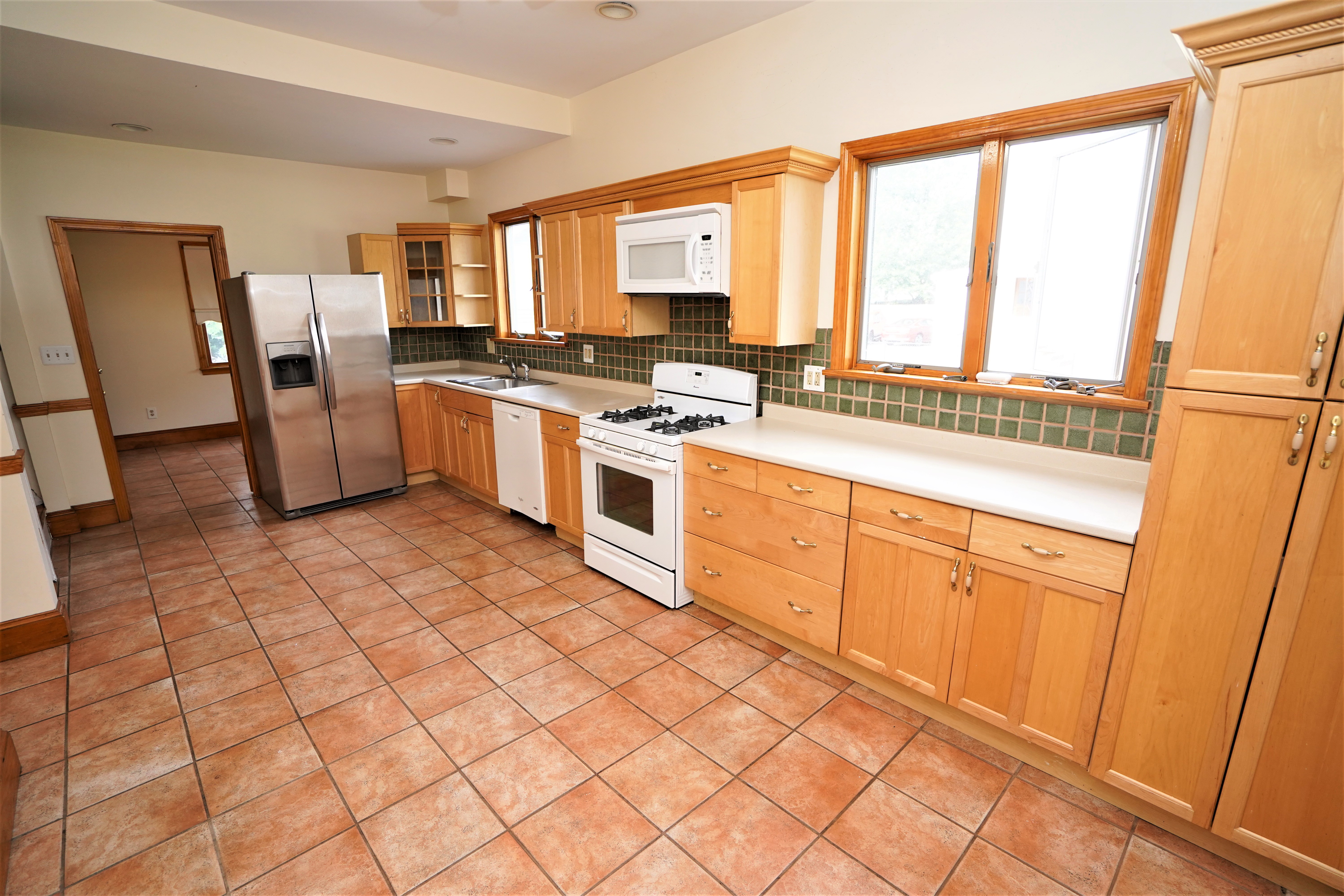 5 bed, 2 bath apartment for rent at 57 Aldie St Unit 1, Allston — photo 7 of 24