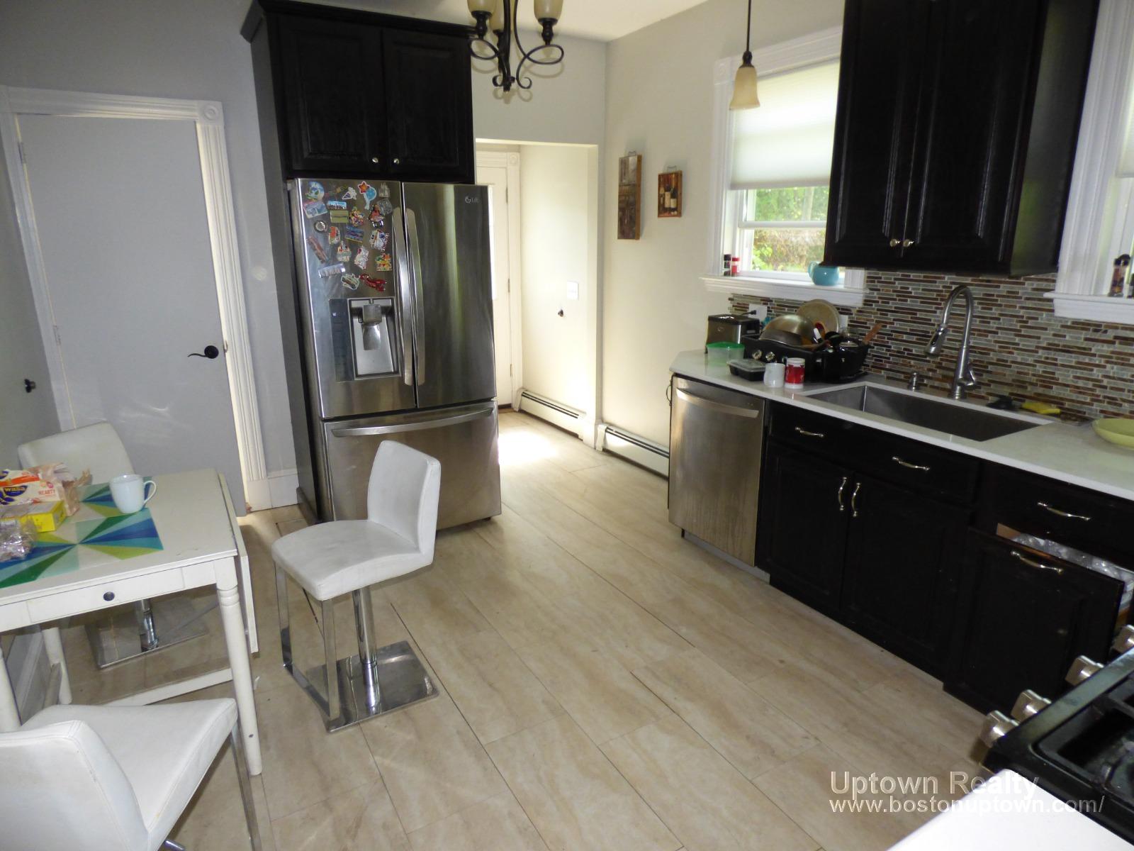 5 bed, 2 bath apartment for rent at 12 Sorrento St Unit 1, Allston — photo 2 of 15