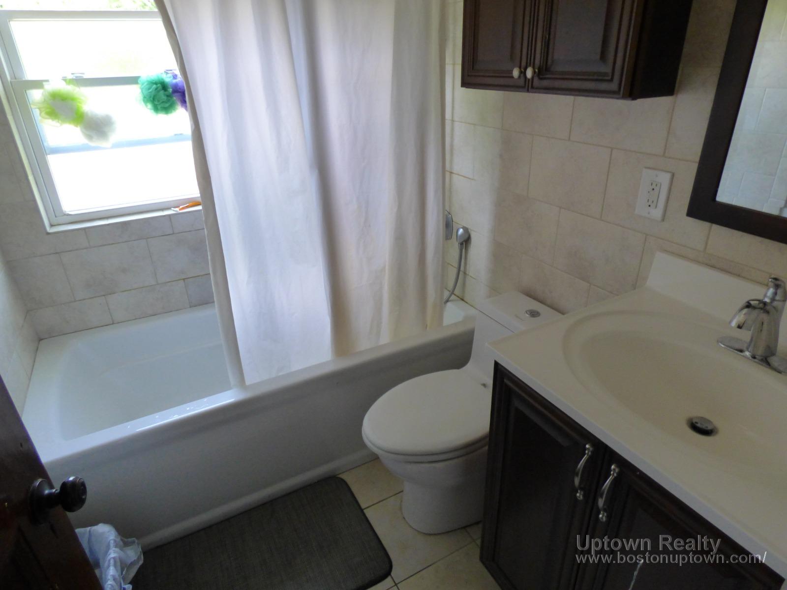 5 bed, 2 bath apartment for rent at 12 Sorrento St Unit 1, Allston — photo 6 of 15