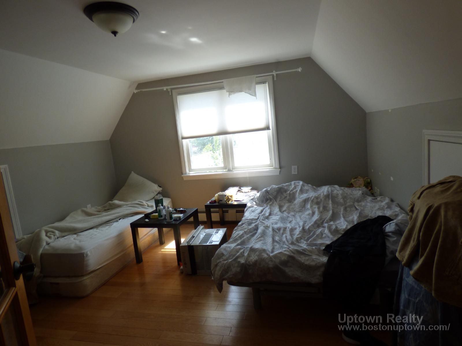 5 bed, 2 bath apartment for rent at 12 Sorrento St Unit 1, Allston — photo 9 of 15