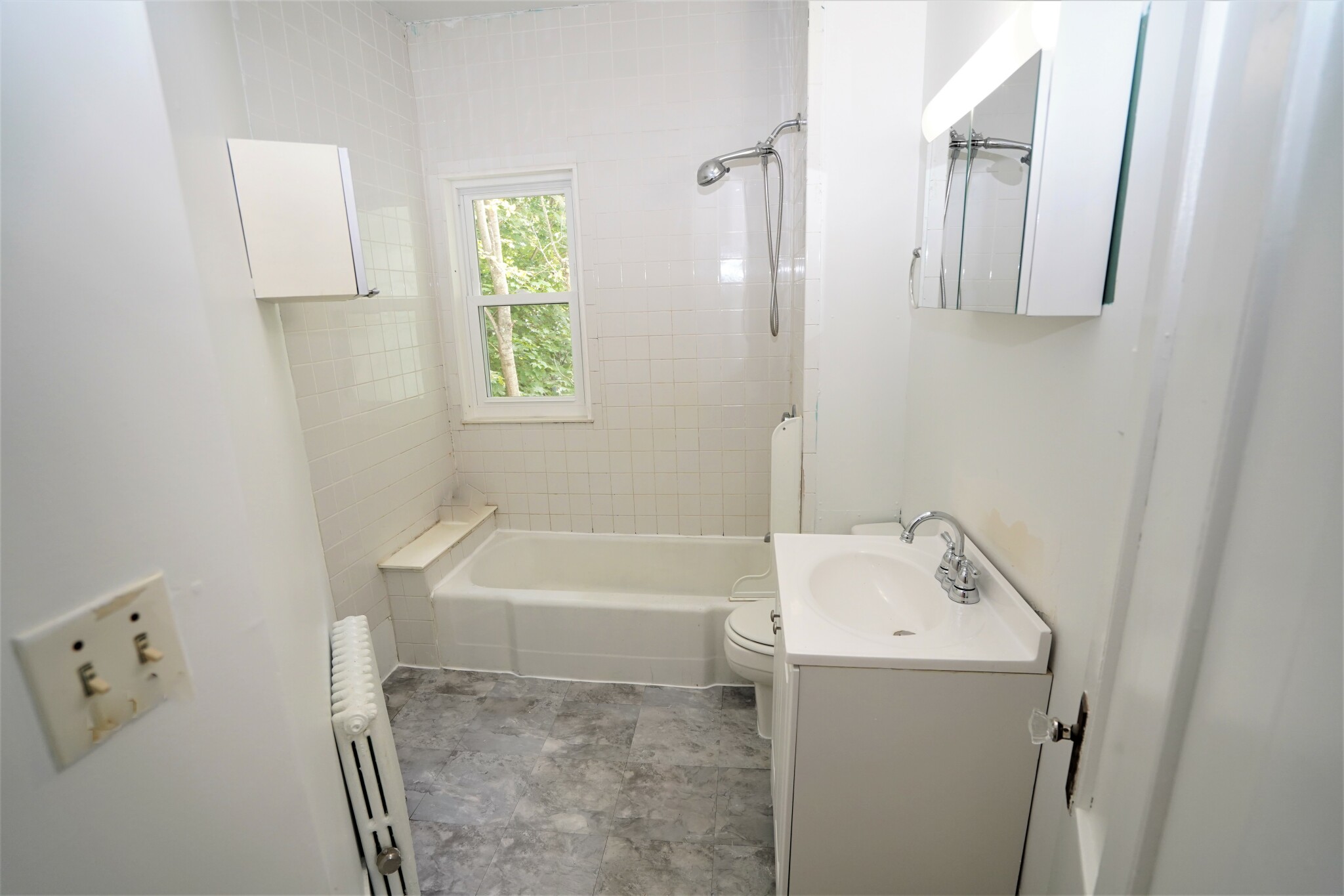 5 bed, 2 bath apartment for rent at 129 Franklin St Unit 2, Allston — photo 13 of 19