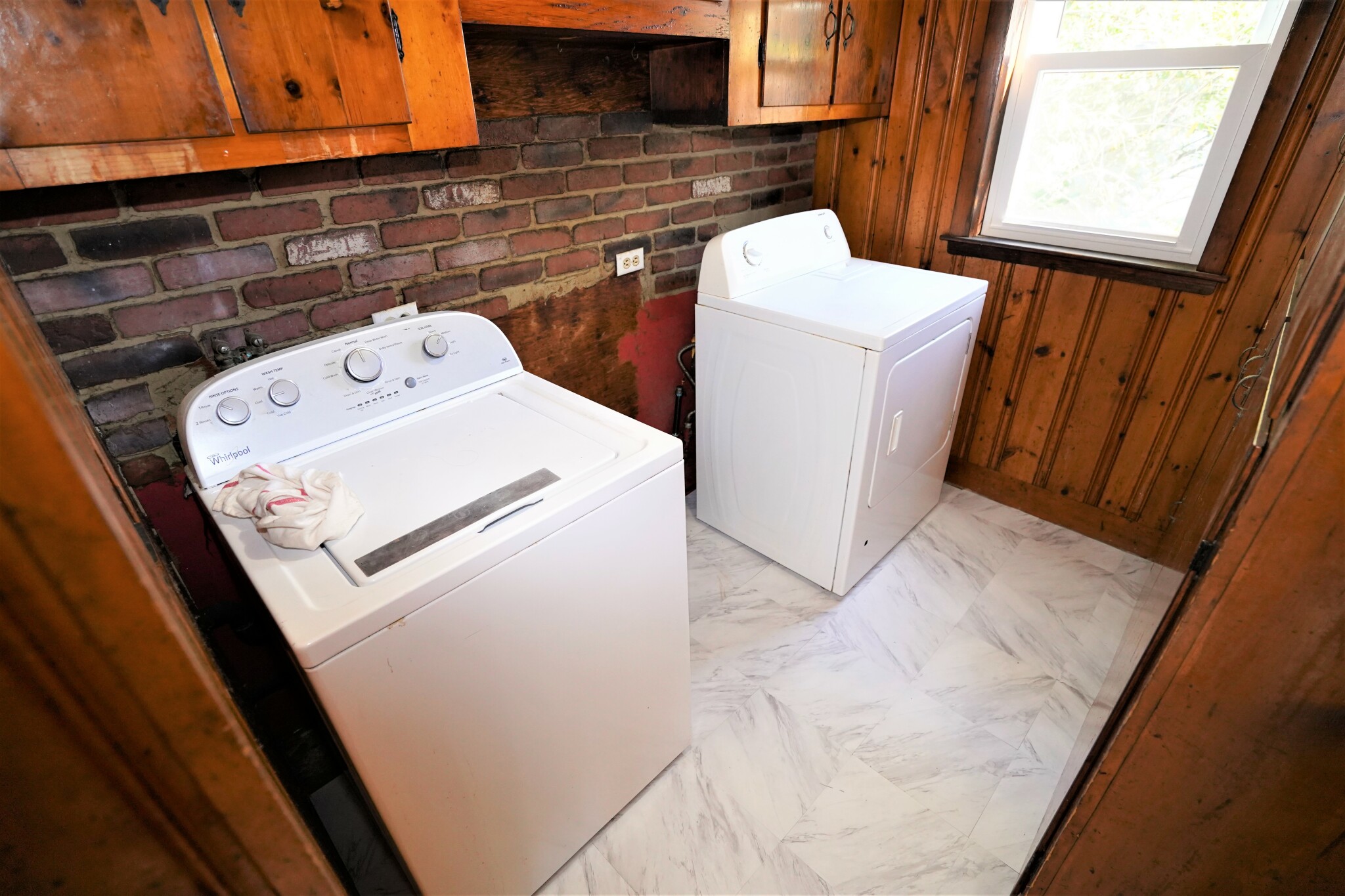 5 bed, 2 bath apartment for rent at 129 Franklin St Unit 2, Allston — photo 12 of 19