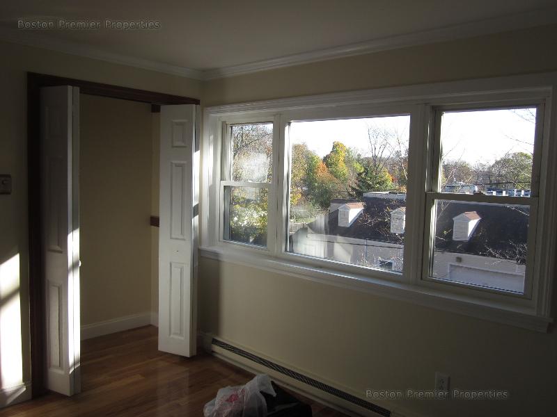 1 bed, 1 bath apartment for rent at 22 Kensington Rd Unit 9, Weymouth — photo 2 of 10