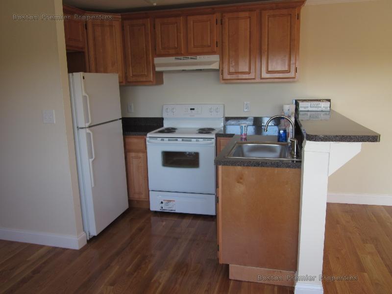 1 bed, 1 bath apartment for rent at 22 Kensington Rd Unit 9, Weymouth — photo 5 of 10