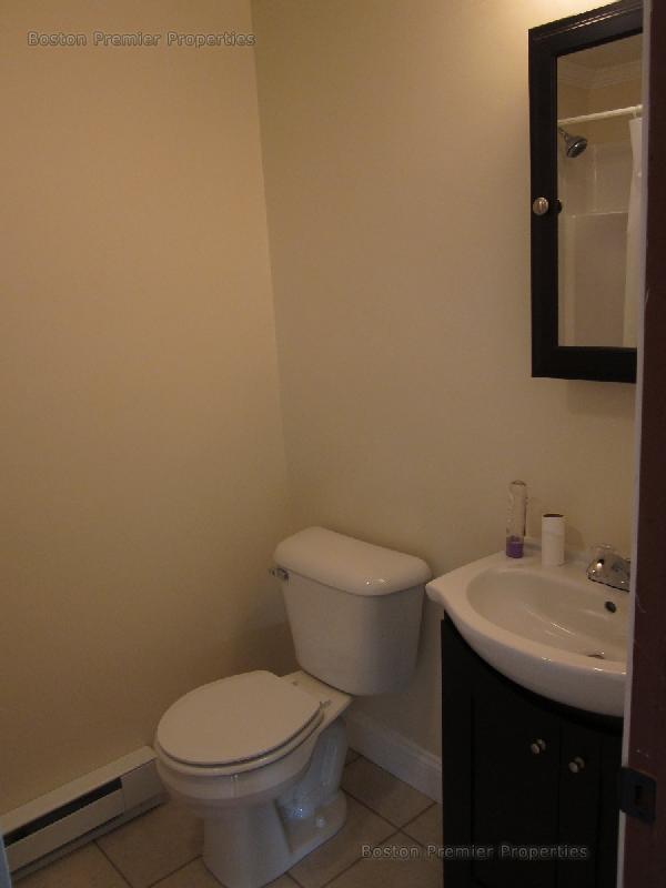 1 bed, 1 bath apartment for rent at 22 Kensington Rd Unit 9, Weymouth — photo 10 of 10