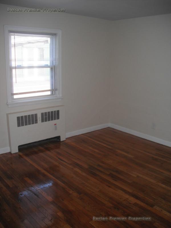 2 bed, 1 bath apartment for rent at 12 Linden Unit 3, Quincy — photo 10 of 17