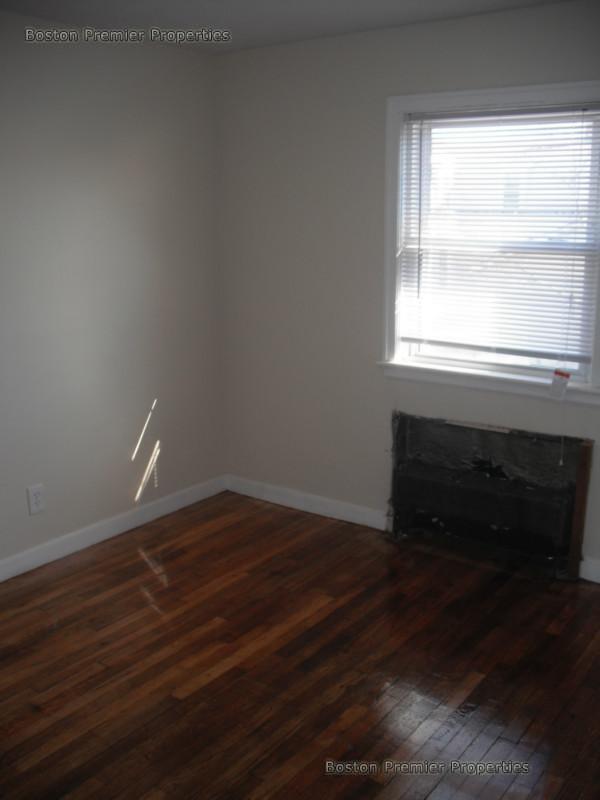 2 bed, 1 bath apartment for rent at 12 Linden Unit 3, Quincy — photo 9 of 17