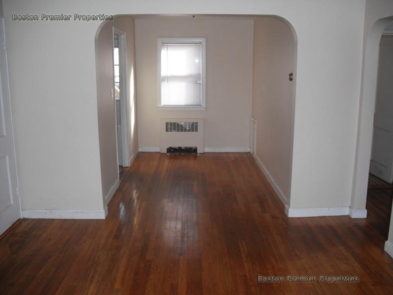 2 bed, 1 bath apartment for rent at 12 Linden Unit 3, Quincy — photo 8 of 17
