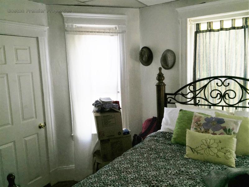 3 bed, 1 bath apartment for rent at 57 Grafton Unit 2, Quincy — photo 2 of 9