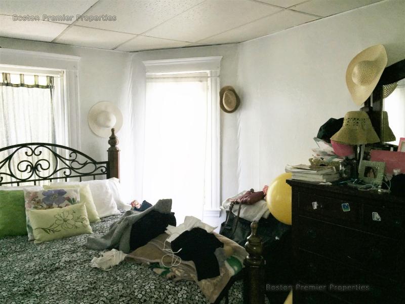 3 bed, 1 bath apartment for rent at 57 Grafton Unit 2, Quincy — photo 7 of 9