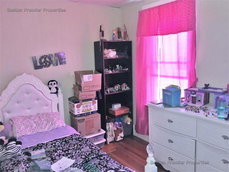 3 bed, 1 bath apartment for rent at 57 Grafton Unit 2, Quincy — photo 8 of 9
