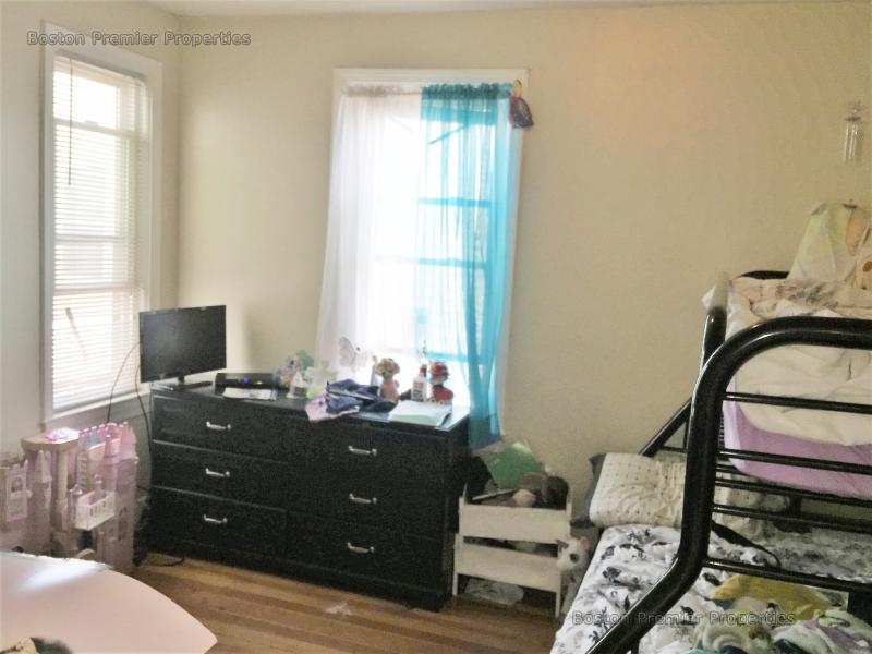 3 bed, 1 bath apartment for rent at 57 Grafton Unit 2, Quincy — photo 9 of 9