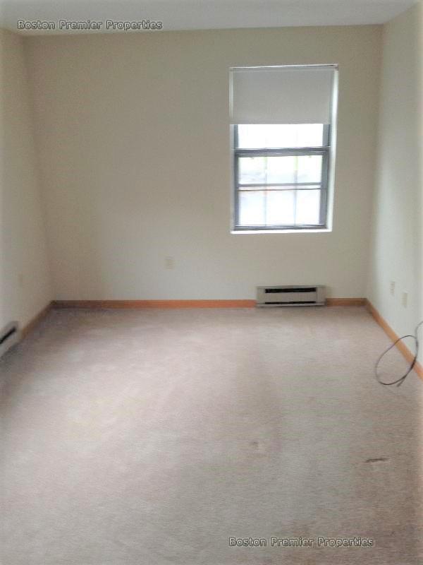 2 bed, 2 bath apartment for rent at 52 South Walnut St Unit 3, Quincy — photo 3 of 7