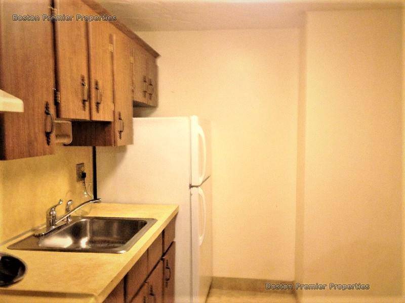 1 bed, 1 bath apartment for rent at 124 Main Unit 3, Quincy — photo 1 of 8