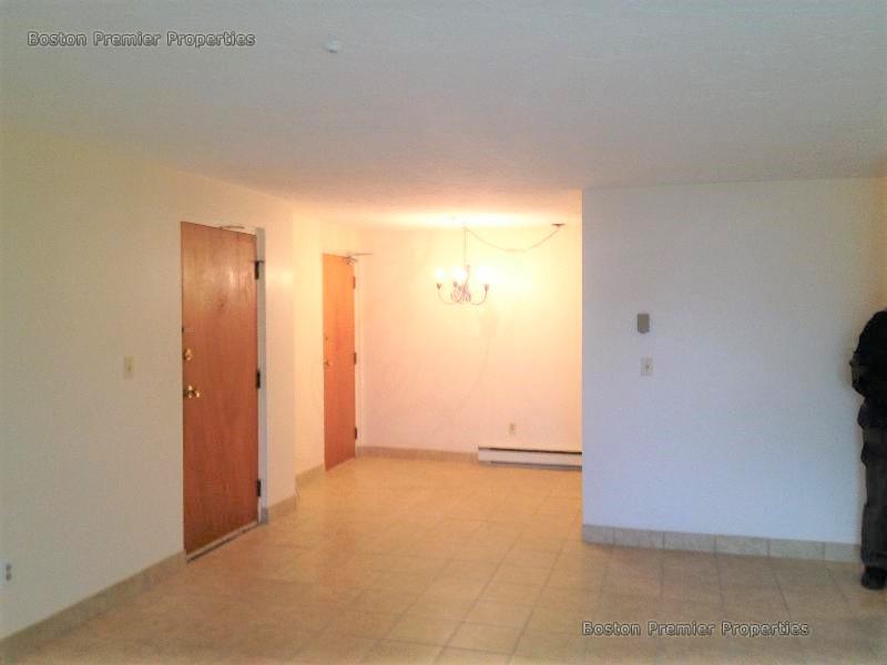 1 bed, 1 bath apartment for rent at 124 Main Unit 3, Quincy — photo 3 of 8