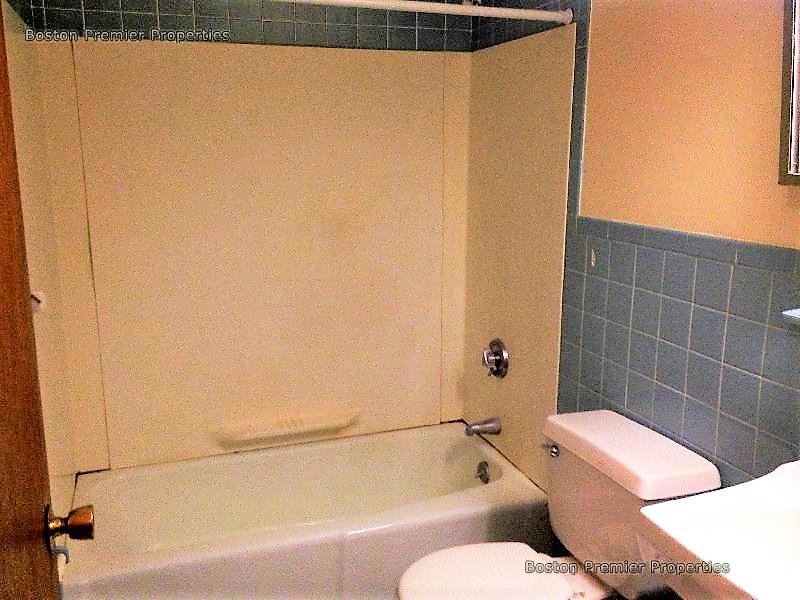 1 bed, 1 bath apartment for rent at 124 Main Unit 3, Quincy — photo 5 of 8