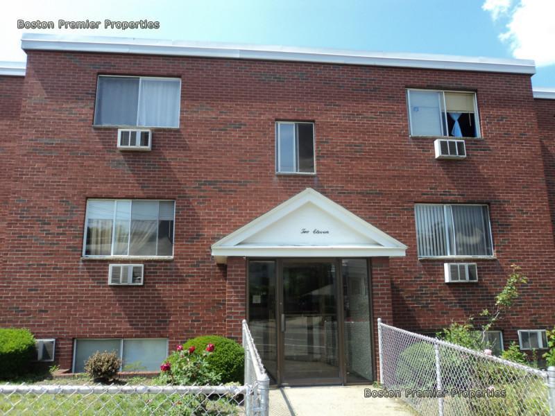 2 bed, 1 bath apartment for rent at 211 West Squantum Unit 1, Quincy