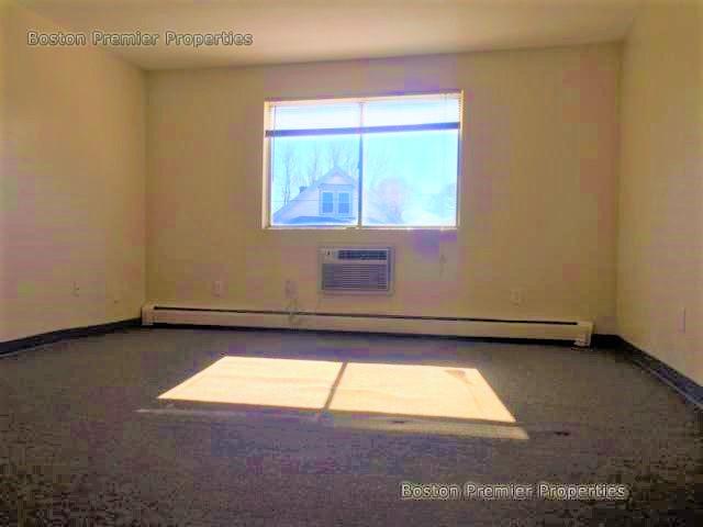 2 bed, 1 bath apartment for rent at 211 West Squantum Unit 1, Quincy — photo 3 of 14