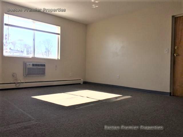 2 bed, 1 bath apartment for rent at 211 West Squantum Unit 1, Quincy — photo 5 of 14
