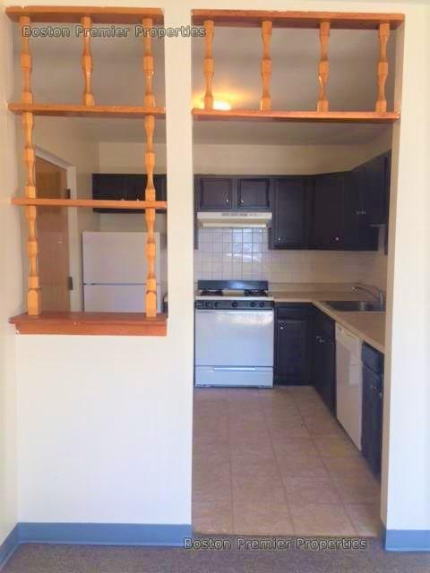 2 bed, 1 bath apartment for rent at 211 West Squantum Unit 1, Quincy — photo 10 of 14