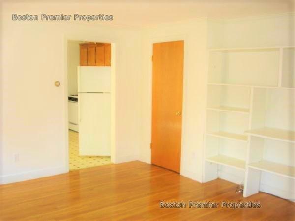 1 bed, 1 bath apartment for rent at 160 Atlantic St Unit 2, Quincy — photo 3 of 6