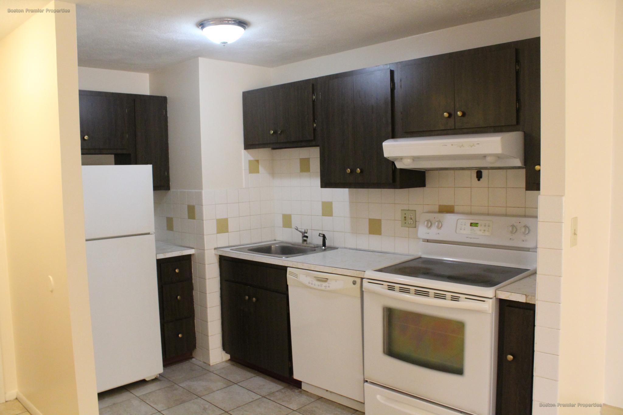 2 bed, 1 bath apartment for rent at 41 South St Unit 1, Quincy — photo 1 of 5