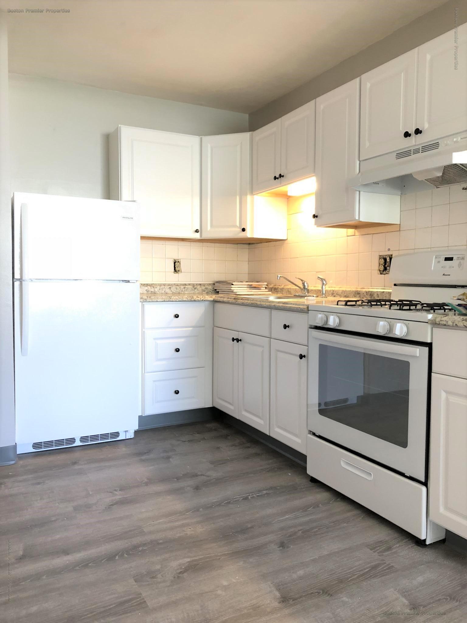 211 West Squantum, Quincy