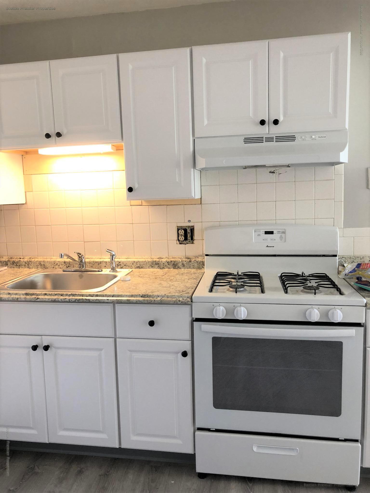 211 West Squantum, Quincy