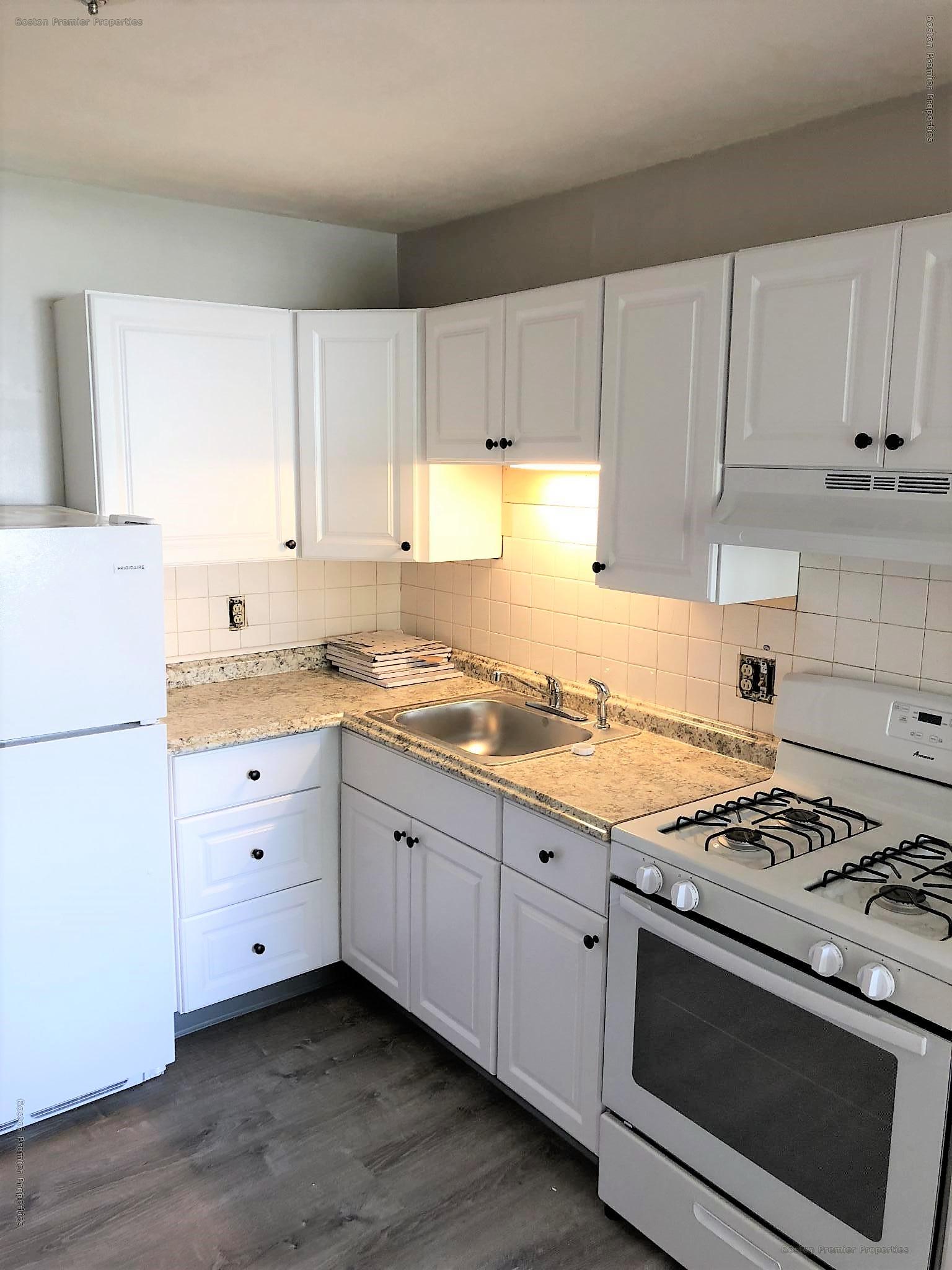 211 West Squantum, Quincy