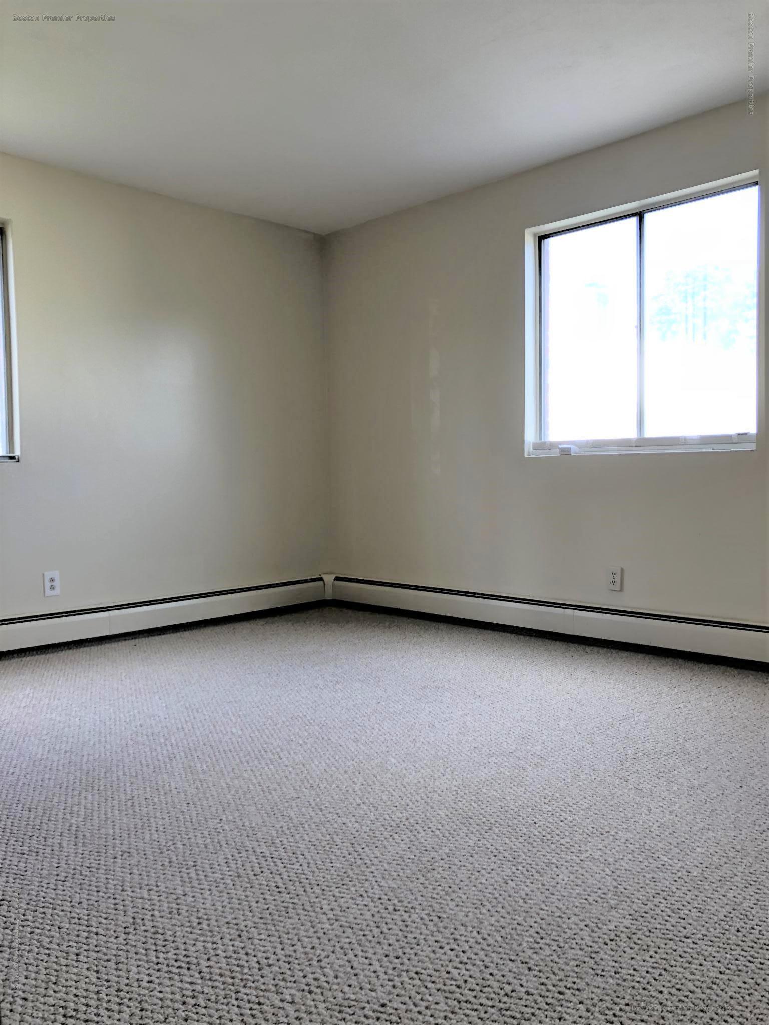 211 West Squantum, Quincy