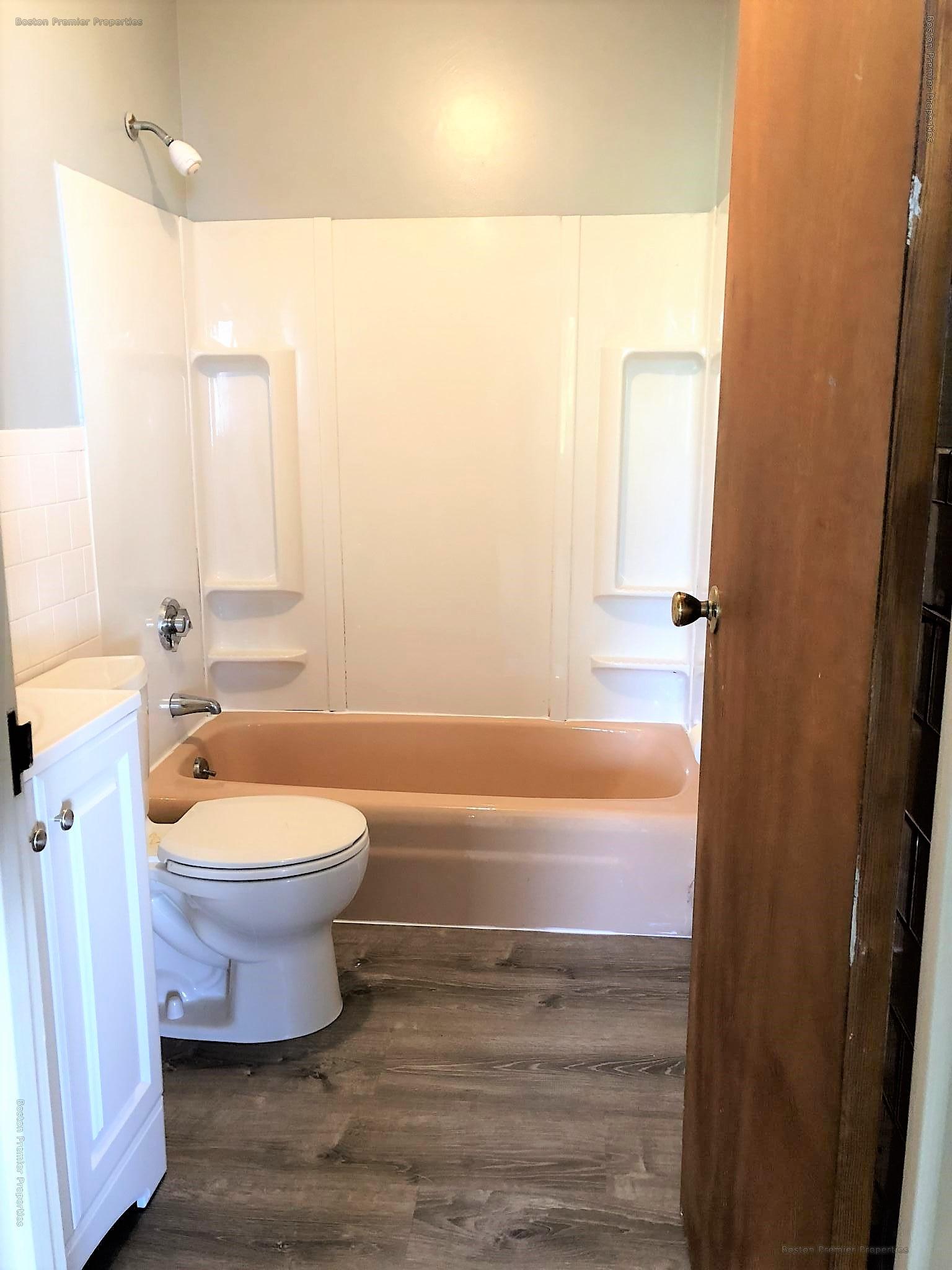 211 West Squantum, Quincy