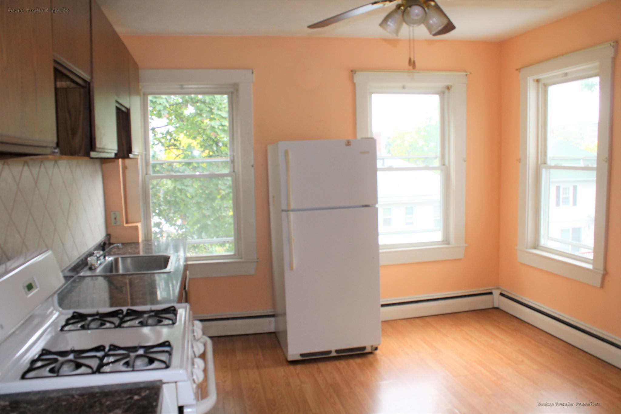1 bed, 1 bath apartment for rent at 10 Cherry Unit 9, Quincy — photo 4 of 15