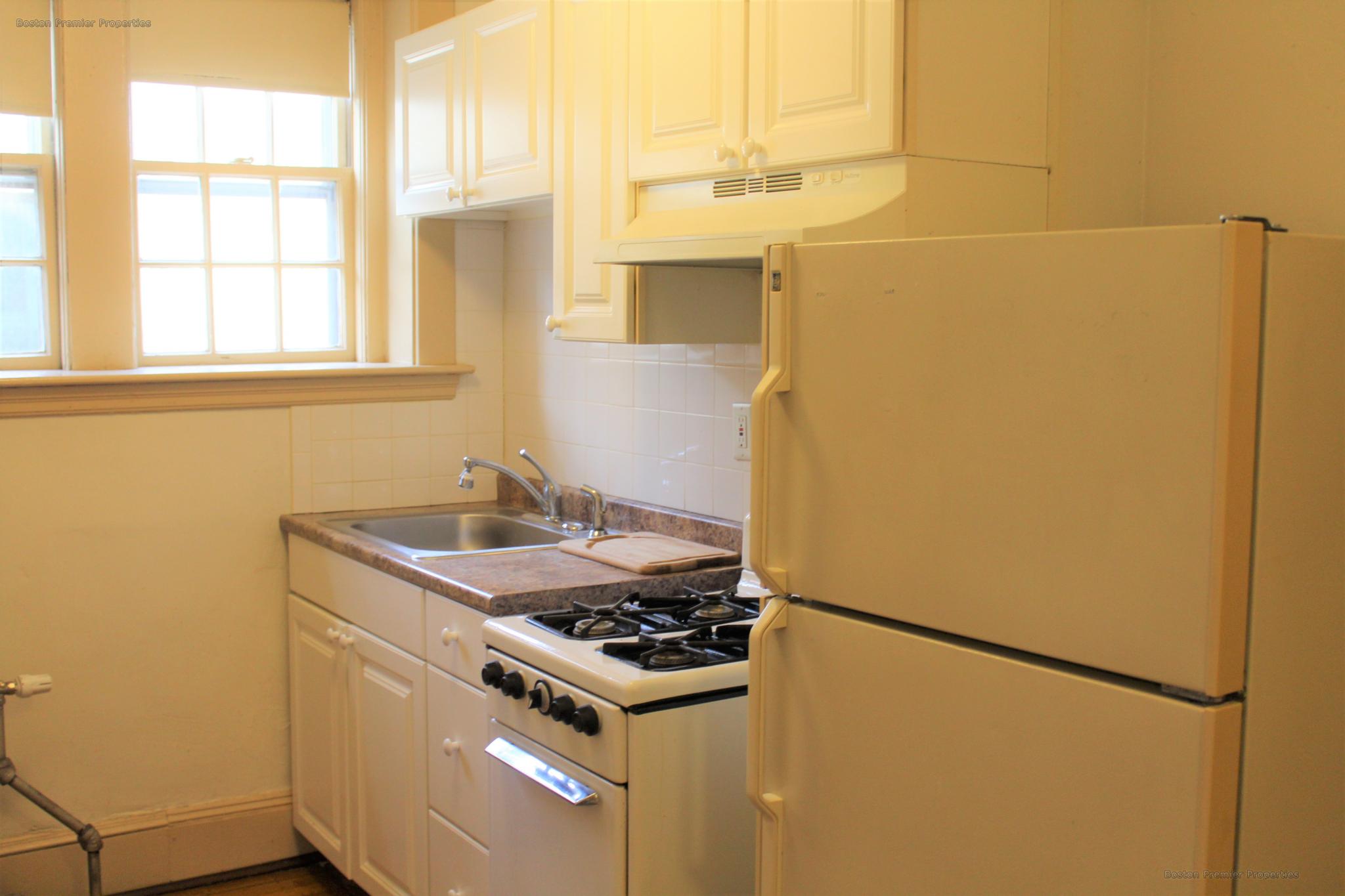 1 bed, 1 bath apartment for rent at 200 Presidents Ln Unit 18, Quincy — photo 5 of 6