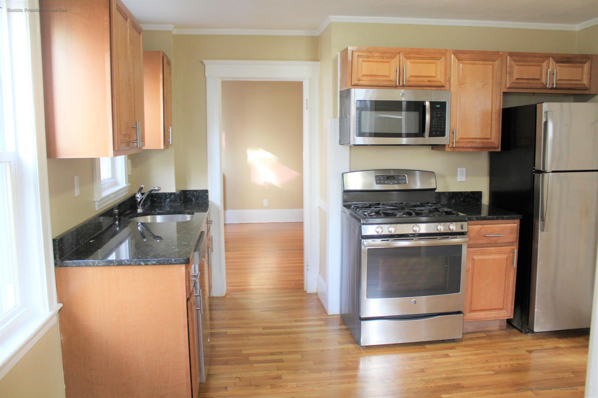14 Ginita, Boston, MA - 3,300 USD/ month