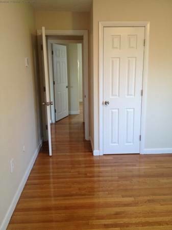 2 bed, 1 bath apartment for rent at 67 Montclair Ave Unit 4, Quincy — photo 4 of 9