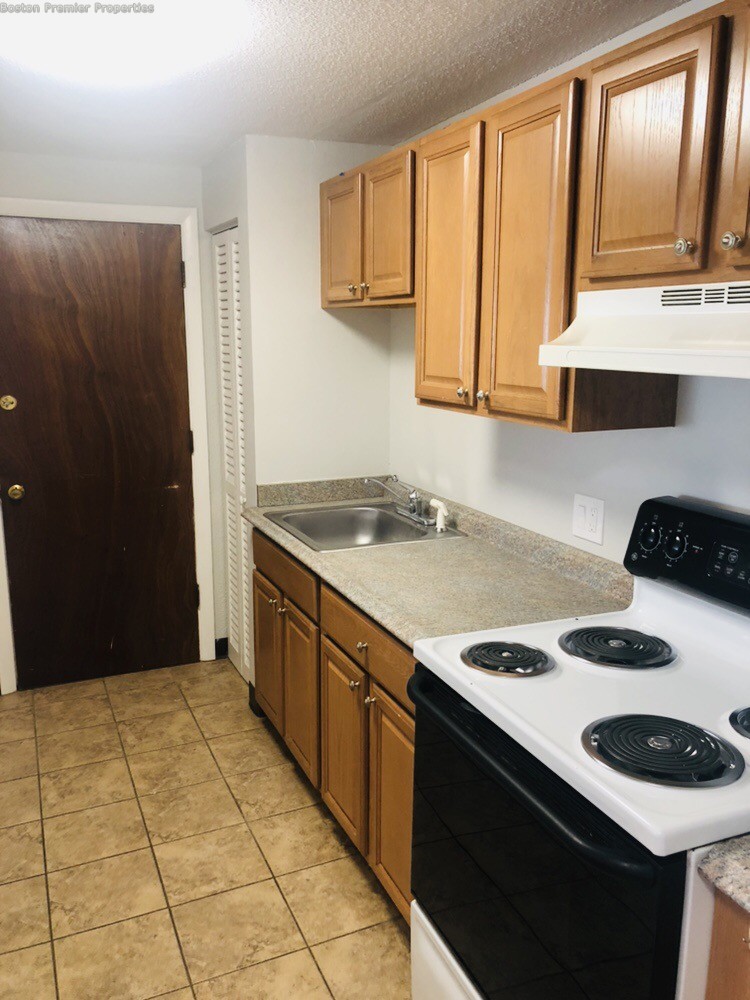 1 bed, 1 bath apartment for rent at 293 Willard St Unit 3, Quincy — photo 7 of 13