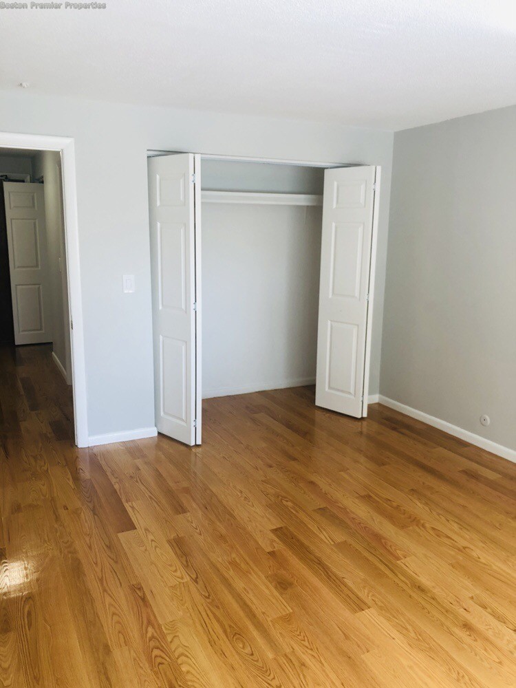 1 bed, 1 bath apartment for rent at 293 Willard St Unit 3, Quincy — photo 4 of 13