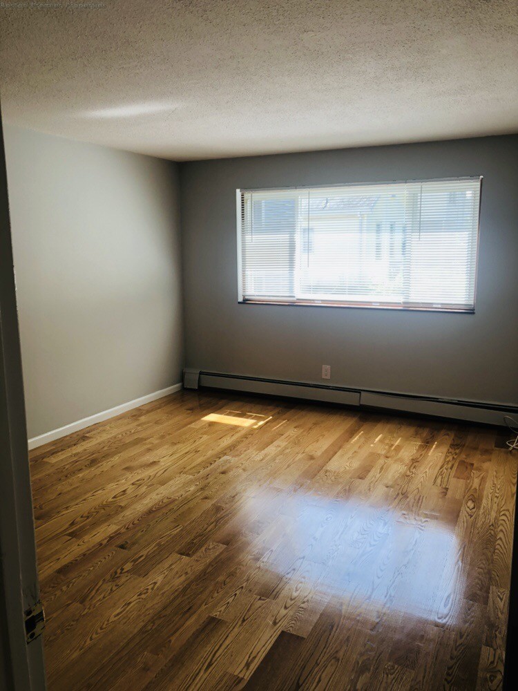 1 bed, 1 bath apartment for rent at 293 Willard St Unit 3, Quincy — photo 9 of 13