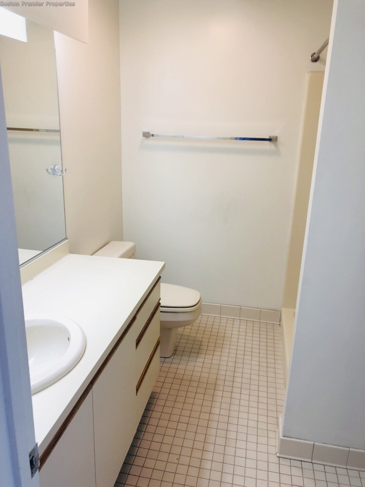 2 bed, 2 bath apartment for rent at 410 Washington St Unit 51, Quincy — photo 21 of 23