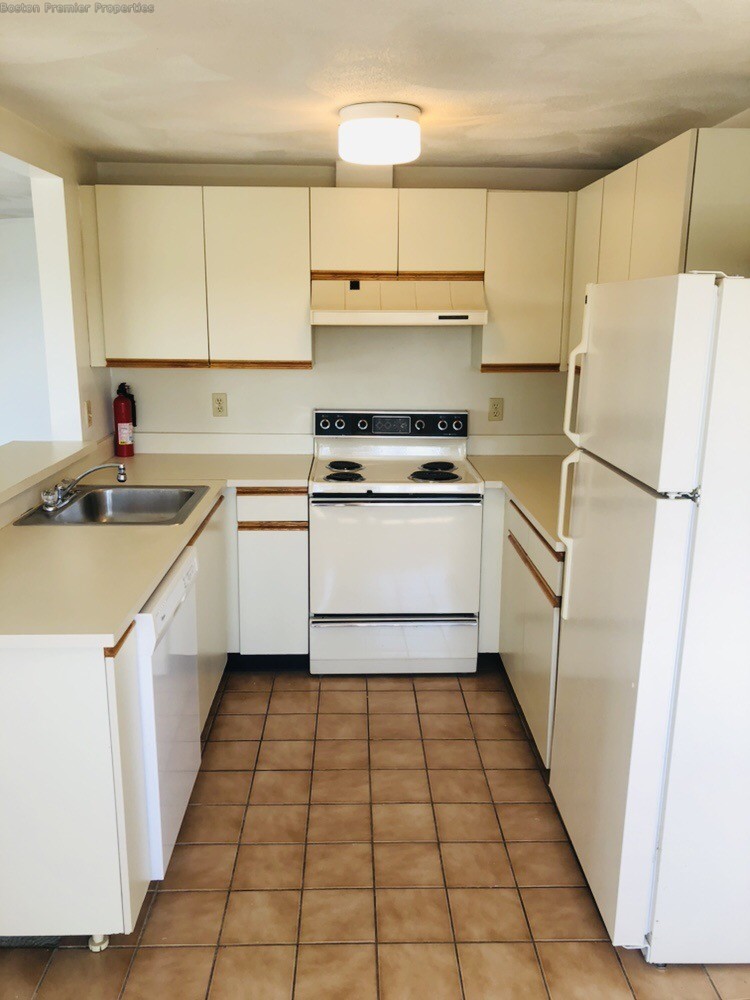 2 bed, 2 bath apartment for rent at 410 Washington St Unit 21, Quincy — photo 14 of 22