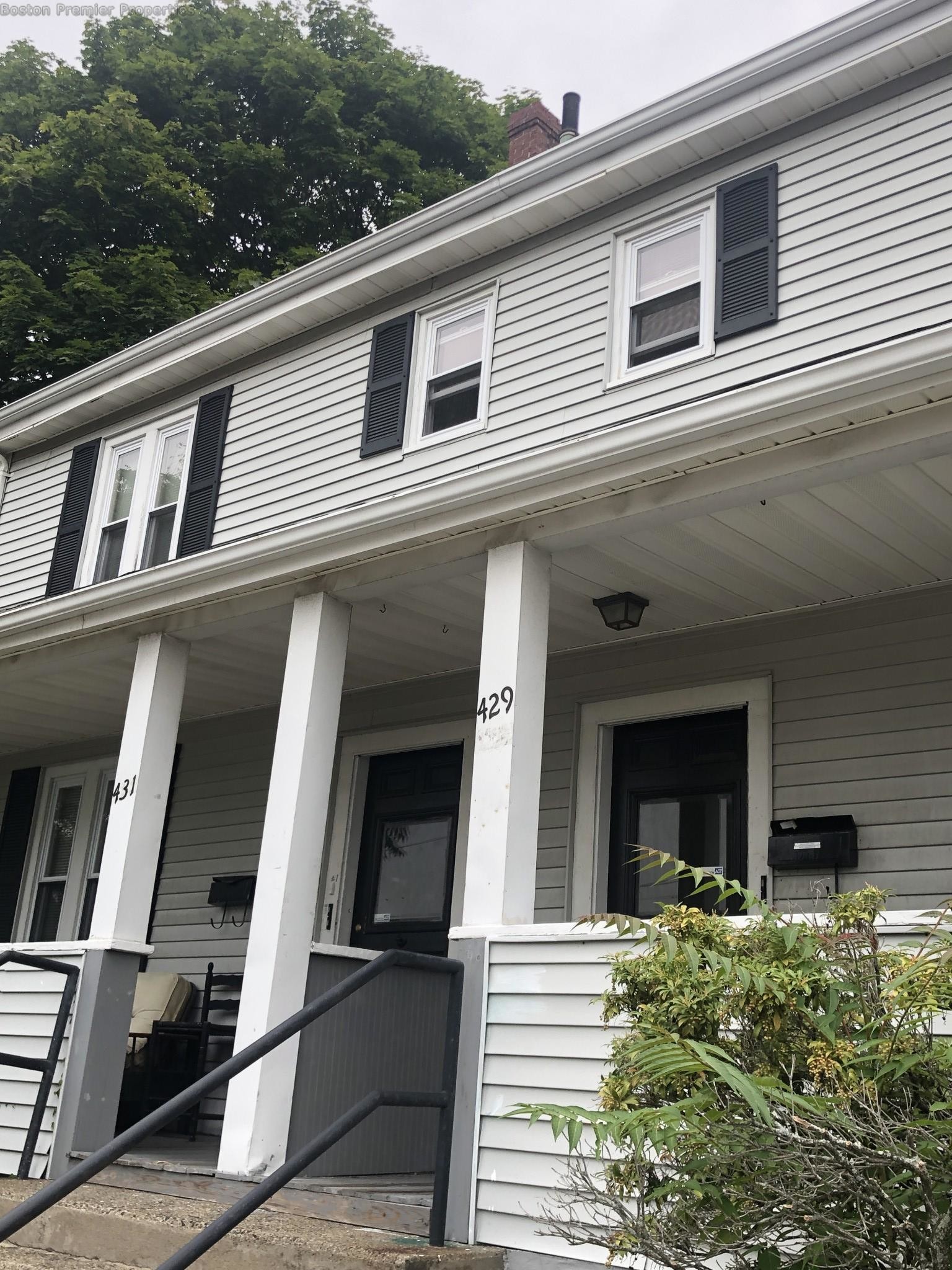 1 bed, 1 bath apartment for rent at 429 Quarry St Unit 2R, Quincy — photo 1 of 7
