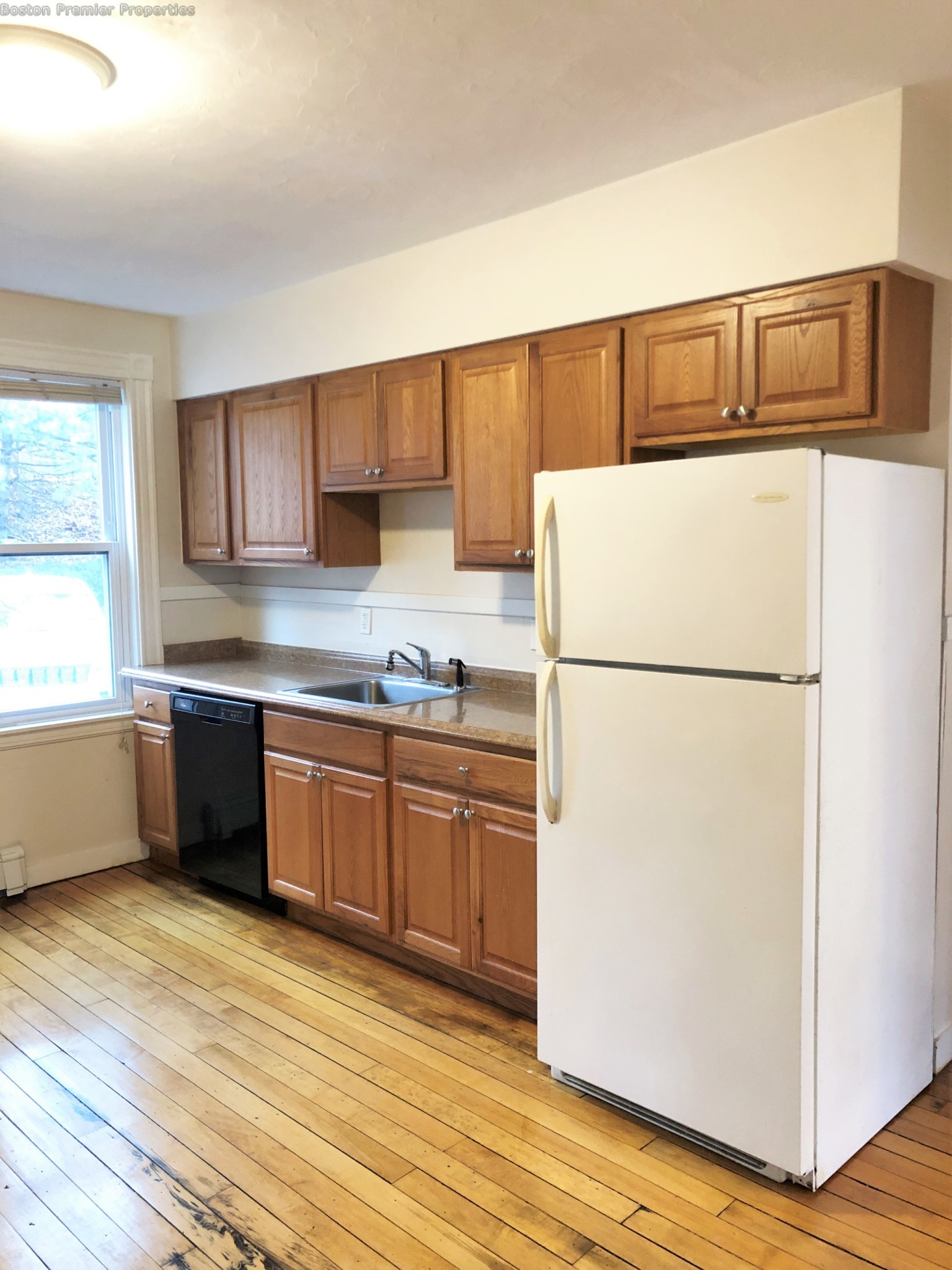 2 bed, 1 bath apartment for rent at 288-290 Whitwell St Unit 3, Quincy — photo 3 of 20