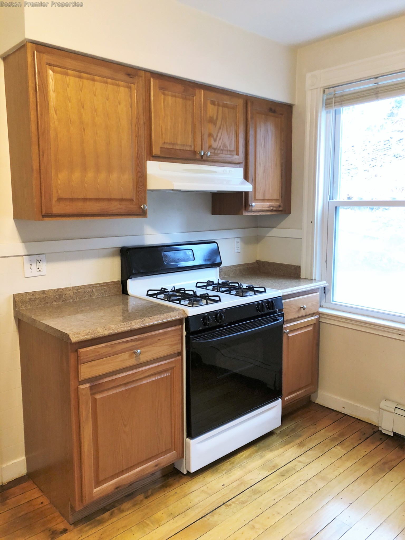 2 bed, 1 bath apartment for rent at 288-290 Whitwell St Unit 3, Quincy — photo 2 of 20