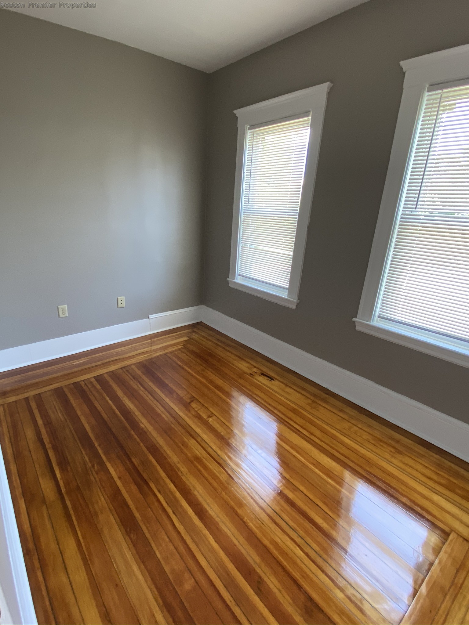 3 bed, 1 bath apartment for rent at 45 Grafton Unit 2, Quincy — photo 4 of 18